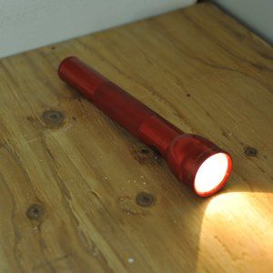 Maglite red flashlight 3D cell xenon bulb Made in USA all metal